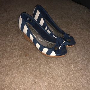 Stripe wedge sandals